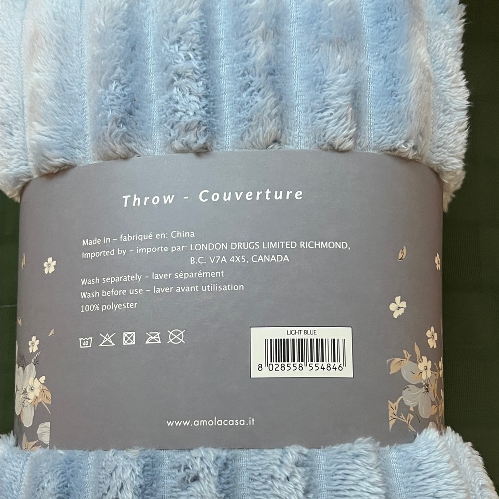 NWT Light Blue Throw and Cushion Set - Picture 3 of 10